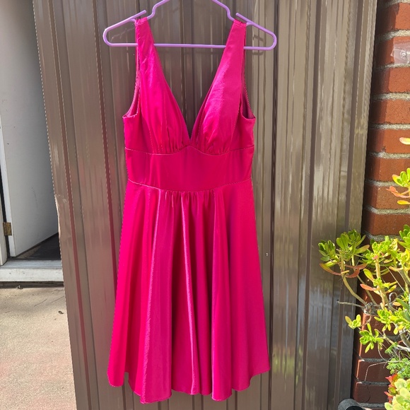 Bright pink party dress NWT - Picture 1 of 7